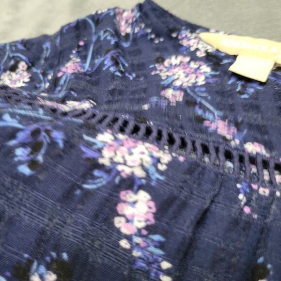 Roebuck & Co Shirt Women Large Blouse Blue Floral Sleeve Button Keyhole Back Top - Picture 3 of 12